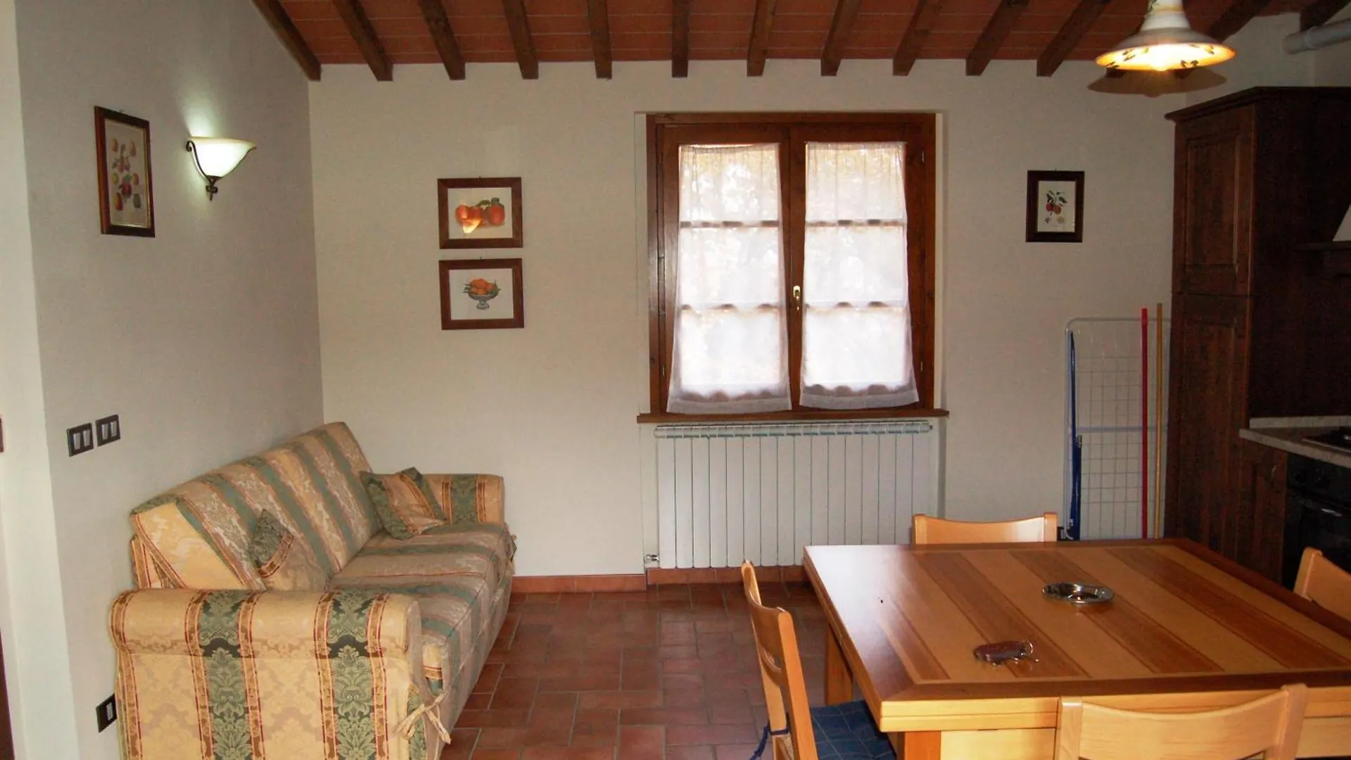 Gasthaus Borgo Nuovo San Martino Ambra 0*,  Italien